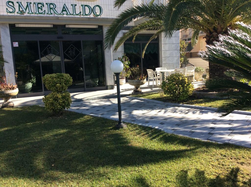 Hotel Smeraldo Λίντο ντι Καμαϊόρε Εξωτερικό φωτογραφία